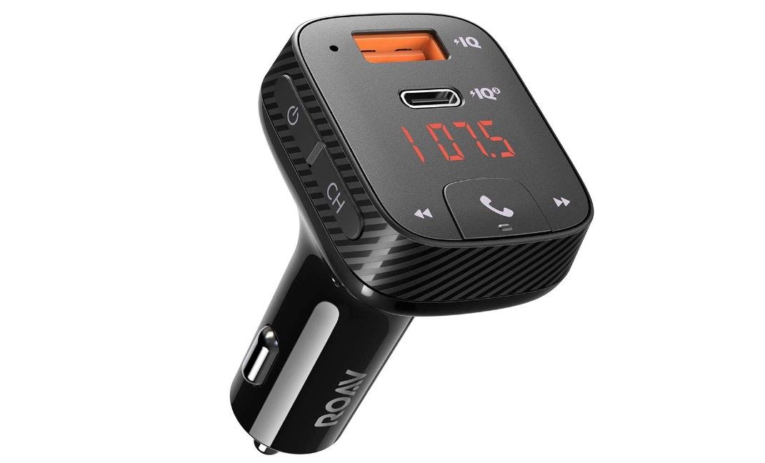 Anker Roav T2 product image of a black device with orange USB port.