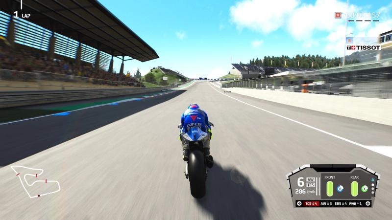 How to brake in the MotoGP 22 game