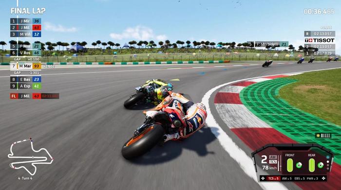MotoGP 21 battle